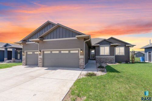 611 Brannon Dr Drive, Harrisburg, SD, 57032 | Card Image
