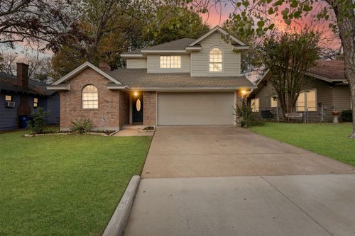 305 Virginia Ave, Waxahachie, TX, 75165-2419 | Card Image