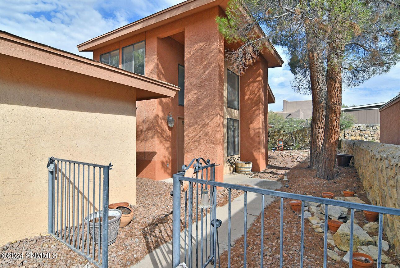 Pioneer Ave, Las Cruces, NM 88011