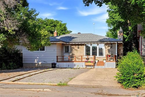 75 Rothwell Cres, Regina, SK, S4N1R5 | Card Image