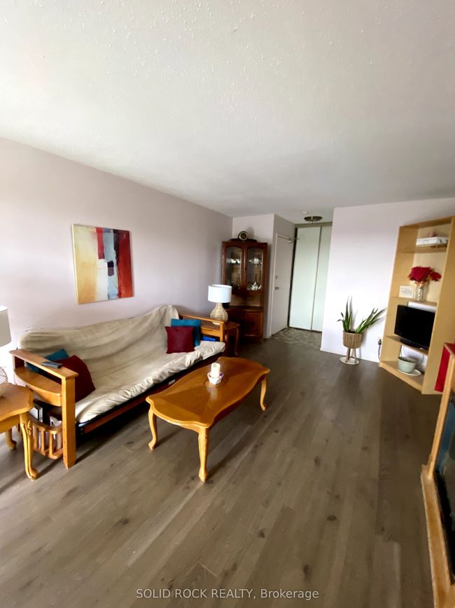 403 - 250 Brittany Dr, Condo with 3 bedrooms, 1 bathrooms and null parking in Ottawa ON | Image 16