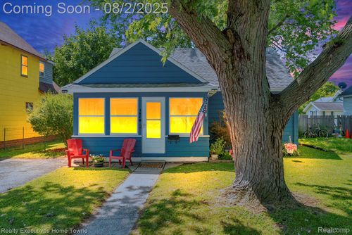 1420 Carleton St, Port Huron, MI, 48060-4216 | Card Image