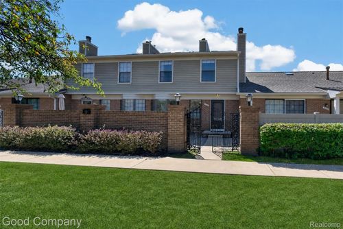 31228 Country Blf, Farmington Hills, MI, 48331-5883 | Card Image