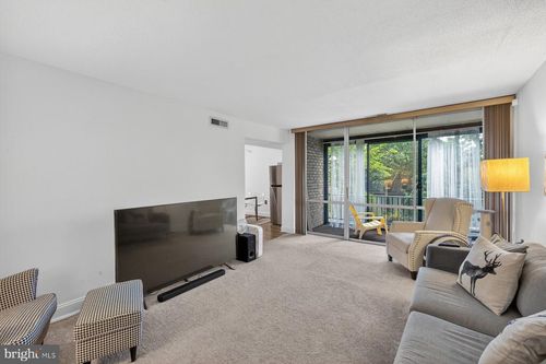 201-8695 Greenbelt Rd, GREENBELT, MD, 20770-2440 | Card Image