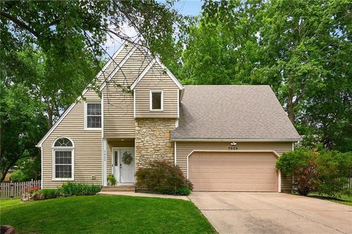 7929 W 113th Ter, Overland Park, KS, 66210-2631 | Card Image