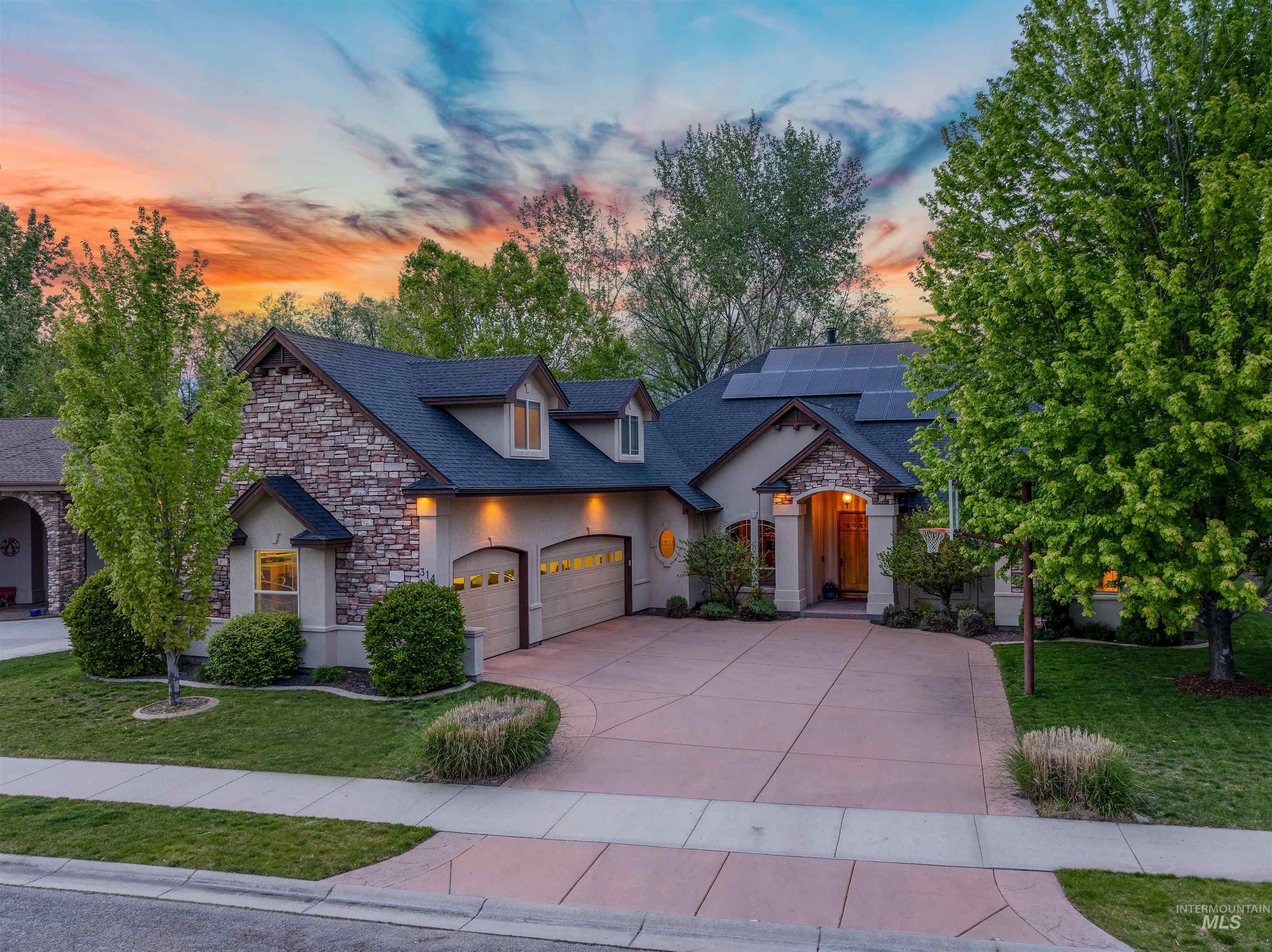 Cottonwood Ct, Eagle, ID 83616