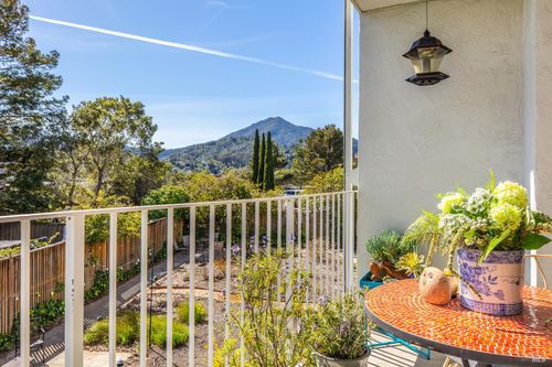 161 Lower Via Casitas, Greenbrae, CA, 94904-2278 | Card Image
