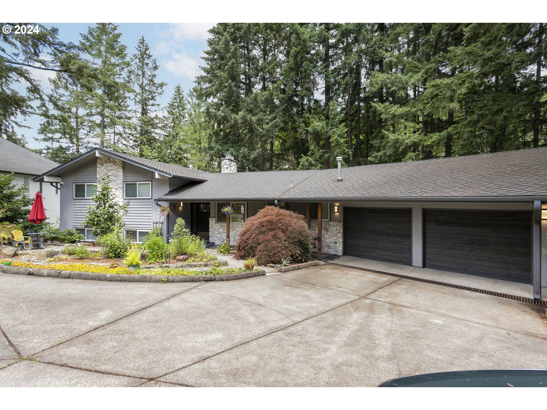 Tierra Del Mar Dr, Beaverton, OR 97007