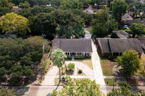 6119 S Braeswood Blvd, Houston, TX, 77096-3713 | Card Image