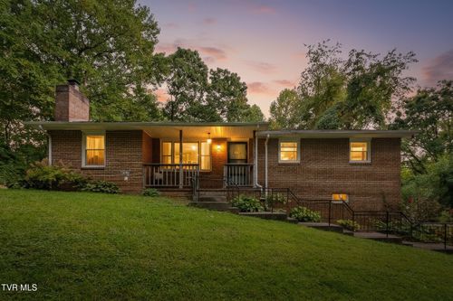 118 Mountain View Cir, Elizabethton, TN, 37643-5123 | Card Image
