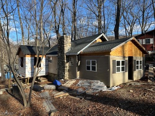 2 Pochuck Dr, Sussex, NJ, 07461-4324 | Card Image