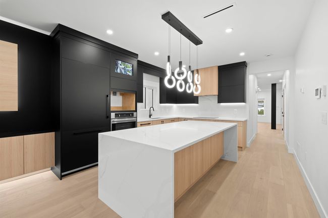 5628 Chaffey Ave, Home with 6 bedrooms, 5 bathrooms and 2 parking in Burnaby BC | Image 10