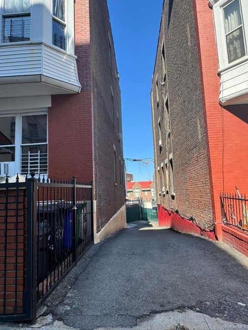 2291 Loring Pl N, Bronx, NY, 10468-5885 | Card Image