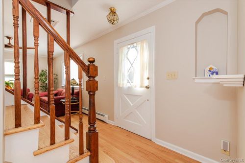 10 Grenville Ct, East Rockaway, NY, 11518-1004 | Card Image