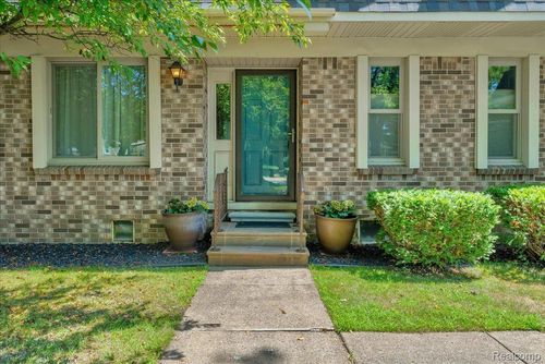 apt-1-6130 Carroll Lake Rd, Commerce Township, MI, 48382-3673 | Card Image