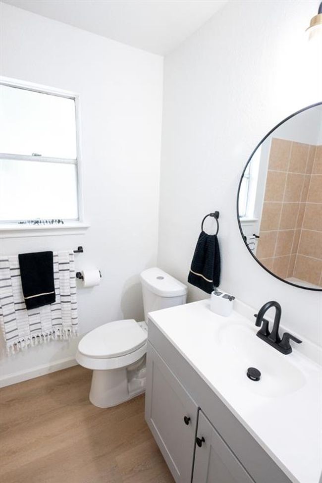 Secondar bathroom renovated | Image 30