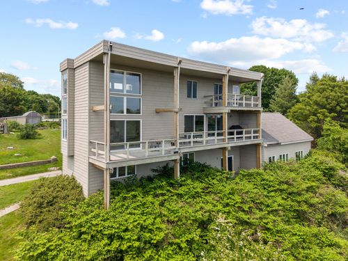 70 Prospect Hill Rd, Groton, CT, 06340-5627 | Card Image
