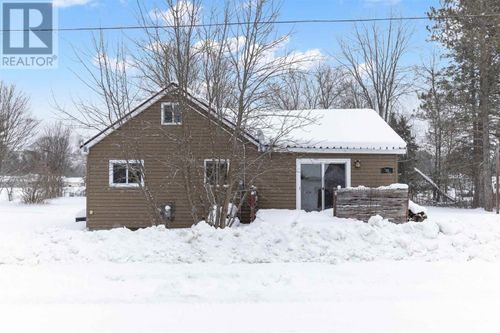 32 Main St, Iron Bridge, ON, P0R | Card Image