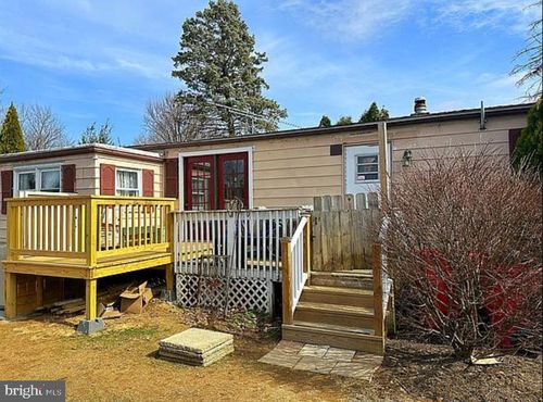 1017 Cherry Tree Xing, BREINIGSVILLE, PA, 18031 | Card Image