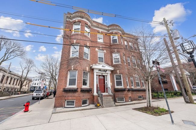 APT-1 - 221 Shurtleff St, Condo with 2 bedrooms, 1 bathrooms and null parking in Chelsea MA | Image 16