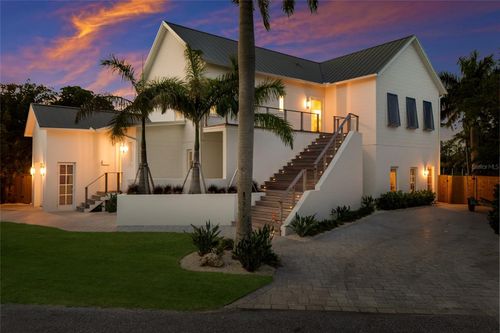 511 59th St, HOLMES BEACH, FL, 34217-1533 | Card Image
