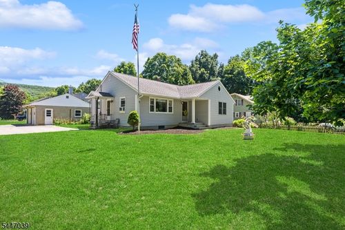 162 Cozy Lake Rd, Oak Ridge, NJ, 07438-9130 | Card Image