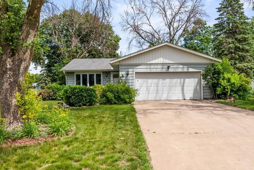 7795 Van Buren St Ne, Spring Lake Park, MN, 55432-2820 | Card Image