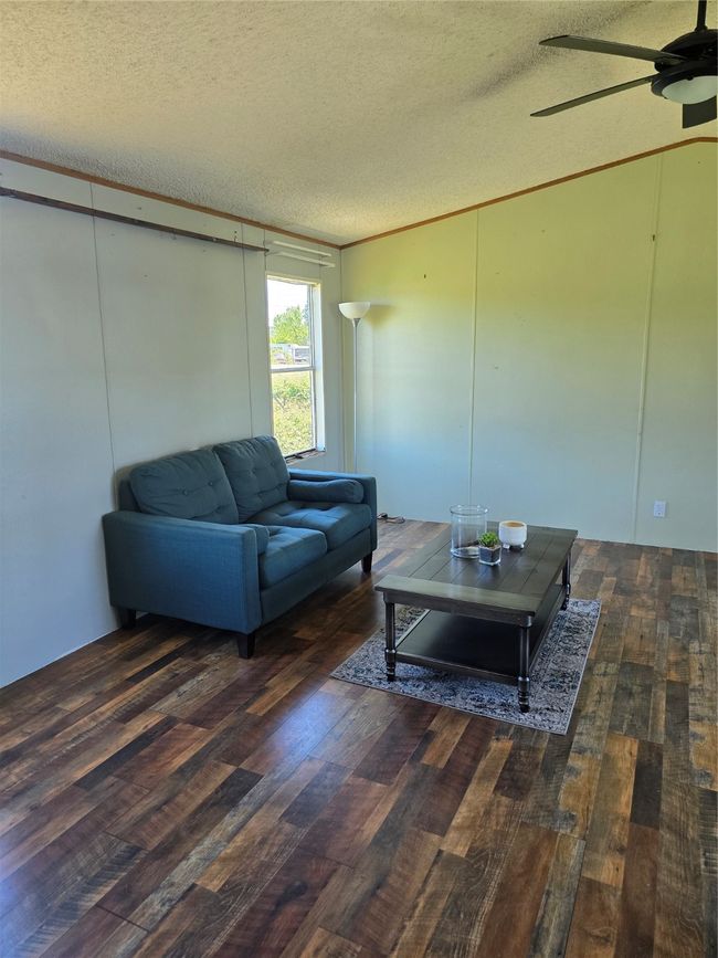 7077 Aztec Trl, House other with 3 bedrooms, 2 bathrooms and null parking in Weatherford TX | Image 7