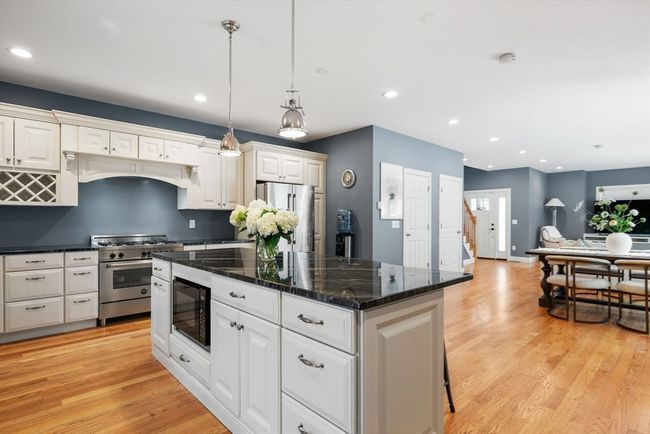 106 Edgemoor Ave, House other with 3 bedrooms, 3 bathrooms and 5 parking in Wellesley MA | Image 18