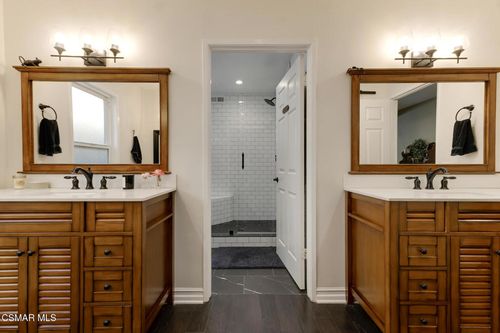 30049 Trail Creek Dr, Agoura Hills, CA, 91301-4042 | Card Image