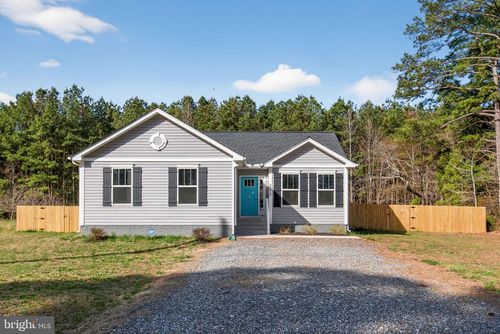 583 Cabin Point Dr, Montross, VA, 22520-4077 | Card Image
