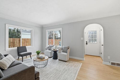 1406 Furness Pkwy, Saint Paul, MN, 55119-3272 | Card Image