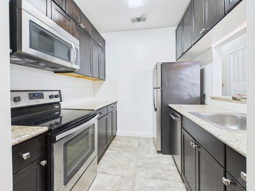apt-205-2300 Leon St, Austin, TX, 78705-4664 | Card Image