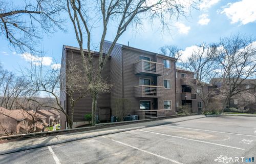 21a2-166 Old Brookfield Rd, Danbury, CT, 06811-4048 | Card Image