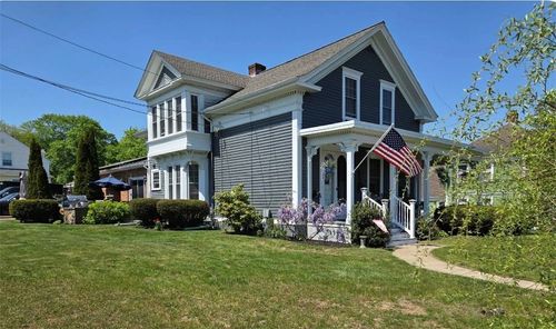 35 Fairview Ave, West Warwick, RI, 02893-4421 | Card Image