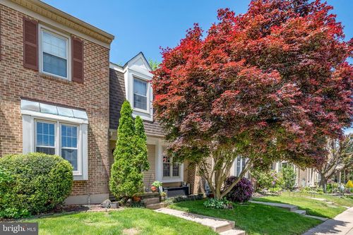 130 Wooden Carriage Dr, HOCKESSIN, DE, 19707-1429 | Card Image