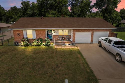 107 Woodard Ave, Cleburne, TX, 76033-5743 | Card Image