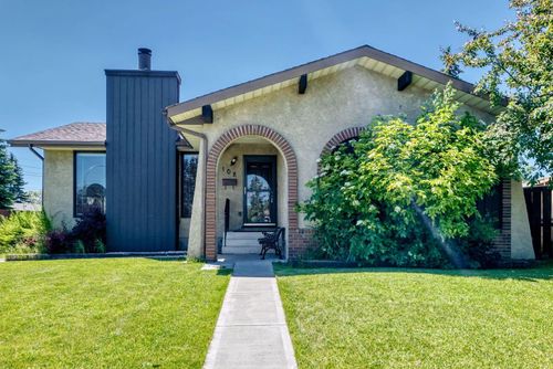 108 Falconridge Close Ne, Calgary, AB, T3J1A7 | Card Image