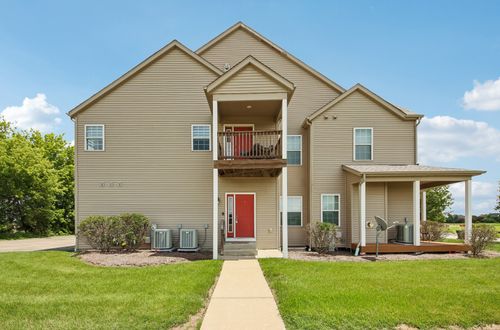 661 Stonegate Dr, Sycamore, IL, 60178-8943 | Card Image