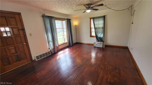 6014 Laverne Ave, Parma, OH, 44129-1914 | Card Image