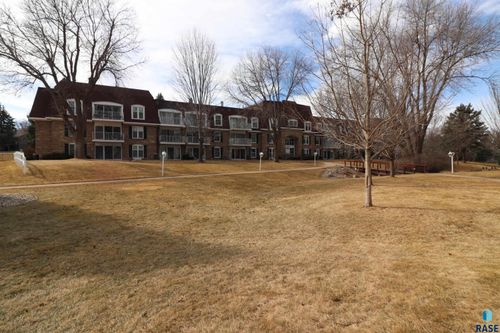 123-2904 W 33rd St Street, Sioux Falls, SD, 57105 | Card Image