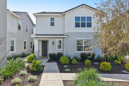 2413 Seaside Rd, Lathrop, CA, 95330-8380 | Card Image