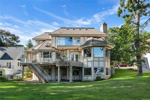 2717 Somass Dr, Oak Bay, BC, V8R1R7 | Card Image