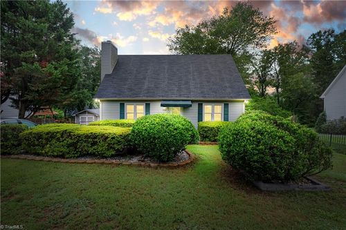 5092 Hutchins Street, Winston-Salem, NC, 27106 | Card Image