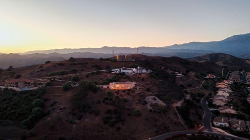 864 Montclair Dr, Santa Paula, CA, 93060-1600 | Card Image