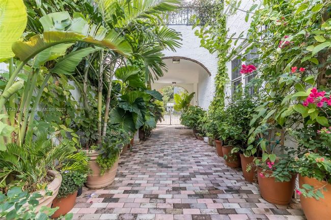 2341 Sw 16 Th Ter, House other with 4 bedrooms, 5 bathrooms and null parking in Miami FL | Image 5