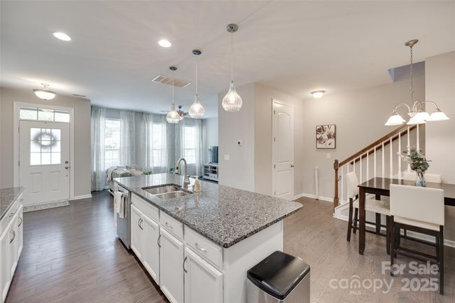 6842 Berewick Commons Pkwy, Townhouse with 3 bedrooms, 3 bathrooms and null parking in Charlotte NC | Image 9