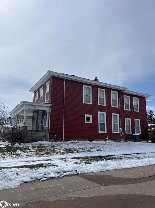 901 Summer St, Burlington, IA, 52601-4061 | Card Image