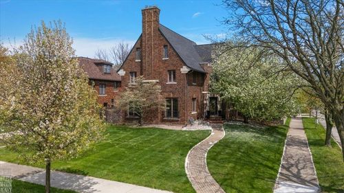 1204 Kensington Ave, Grosse Pointe Park, MI, 48230-1102 | Card Image