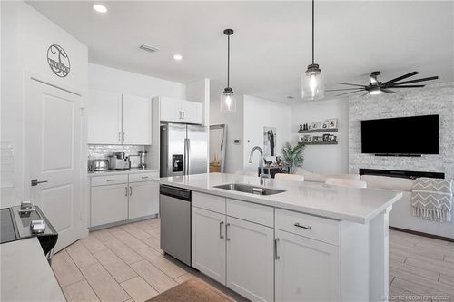2880 Ne Breezeway Cir, Jensen Beach, FL, 34957-5725 | Card Image